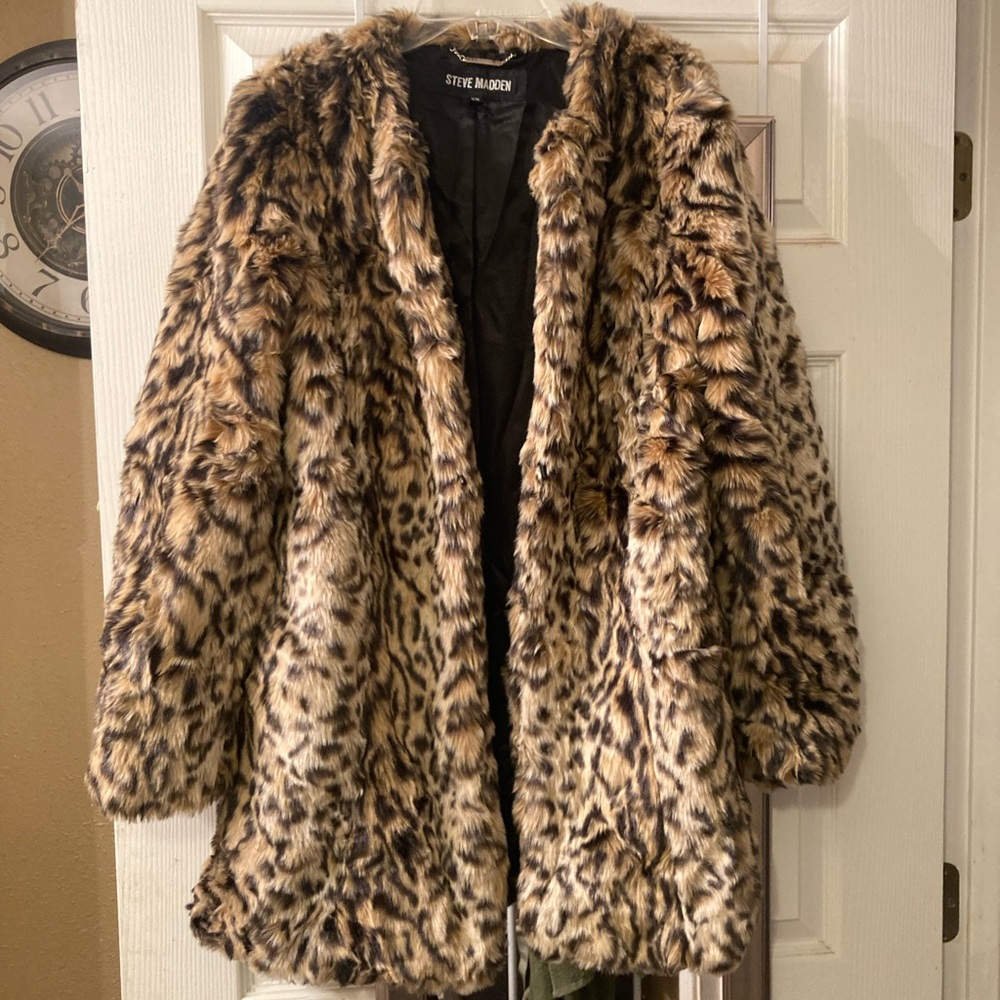 Steve Madden faux fur coat size M perfect condition